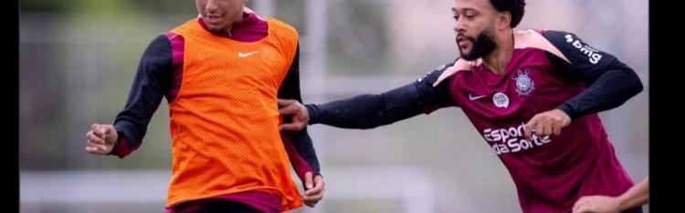 官方网站-重聚！曼联球迷号社媒晒德佩、林加德在科林蒂安训练照片