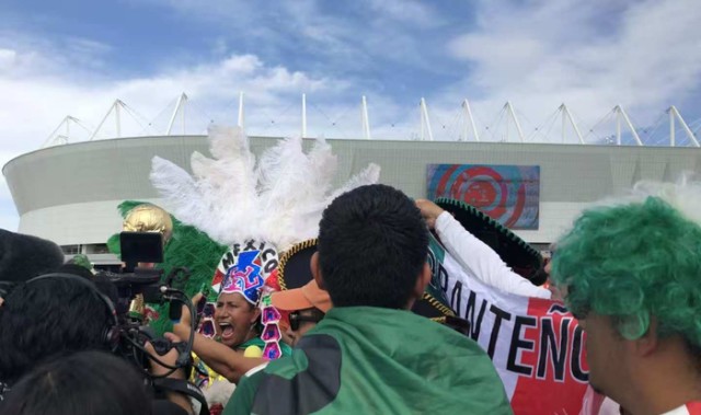 在线体育-门票贵、签证难、行程复杂，可他们还是要抢票去现场看世界杯｜B面世界杯|国际足联|琦琪|世界杯门票|因凡蒂诺|美加墨世界杯_新浪体育_新浪新闻