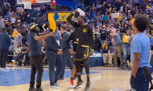 体育娱乐-输麻了？勇士一度落后55分！追梦末节为对手起舞