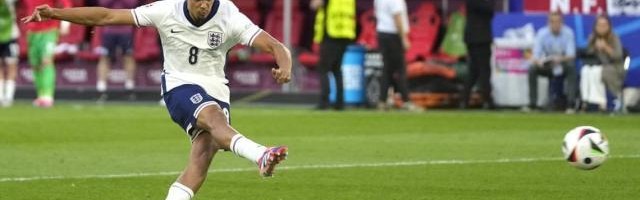 在线体育-亚历山大-阿诺德：5罚出场是我的宿命，我享受得很