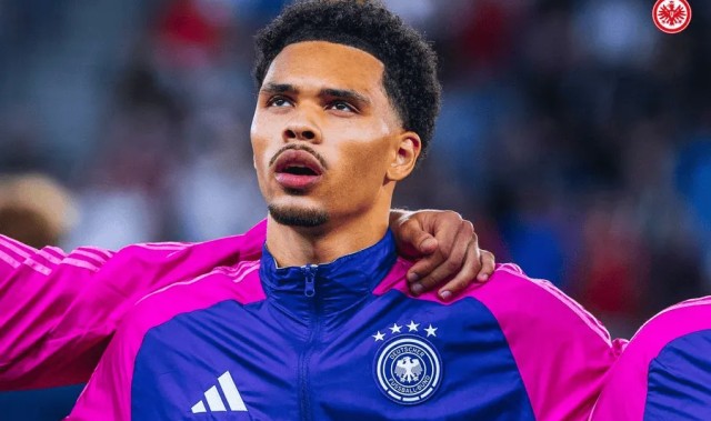 在线体育-德天空：法兰克福后卫科林斯想加盟顶级球队，利物浦关注他