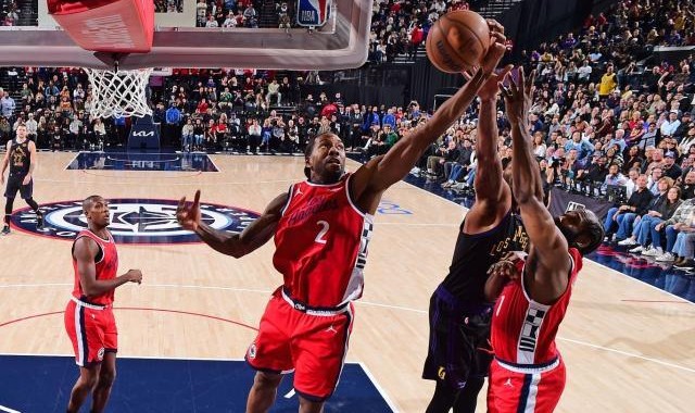 体育赛事-小卡凶猛进化，快艇北伐有多猛？勇士开拓者送大礼