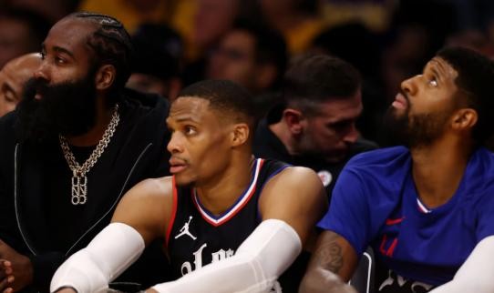 体育娱乐-哈登快艇首秀在即 多位NBA球探看衰季后赛前景