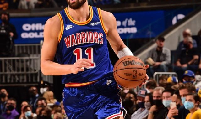 体育直播-末节16分 伤后首次30+ 两次重伤无碍汤神重回巅峰