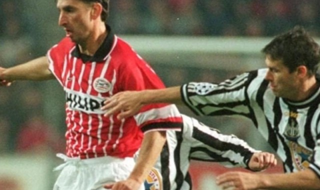 中国体育-先给罗纳尔多当僚机，后为范尼斯特鲁伊打辅助，荷甲金靴生不逢时