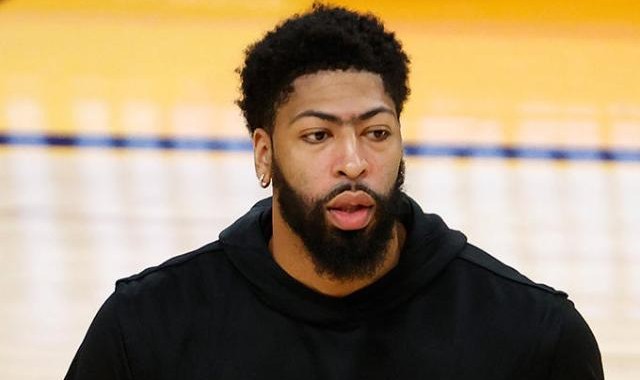 开云官方-远离镜头安静训练 湖人能等来“愤怒的戴维斯”吗？