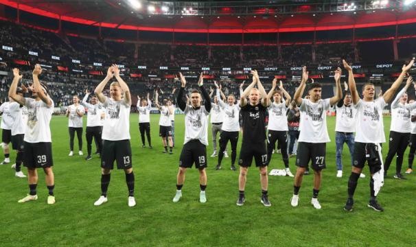 kaiyun sports-噩梦开局后必有神剧情，雄鹰42年后飞回欧战决赛！