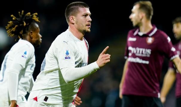 【人物】从备选中的备选到主角，约维奇期待续约